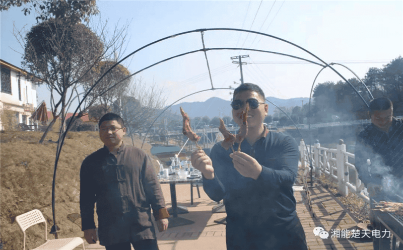 湘能楚天-出游燒烤噴噴的雞翅